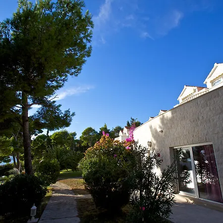 Курортный комплекс Illyrian Милна